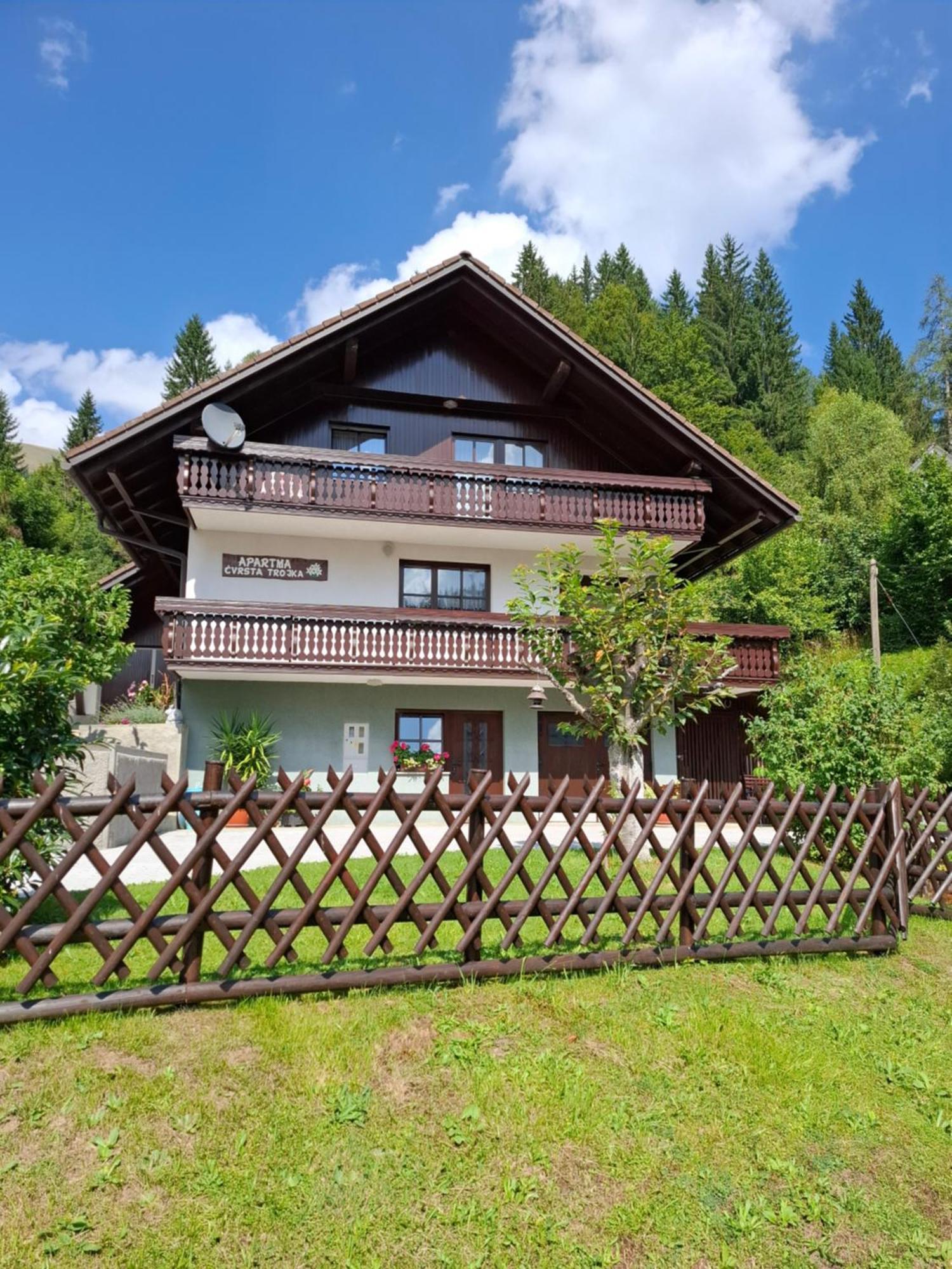 Apartma Cvrsta Trojka Jesenice Exterior foto